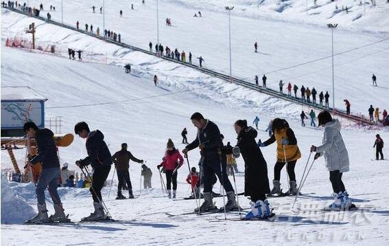 北京正式发布关于加快冰雪运动发展的意见